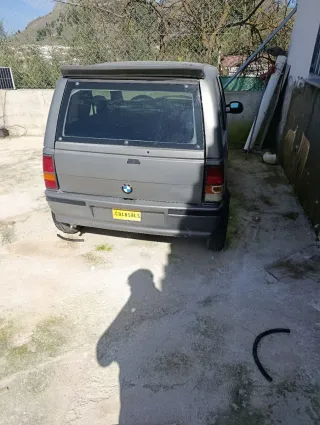 Coche sin carnet gris