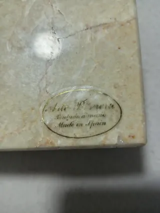 Figura de bronce enamorados arte romera