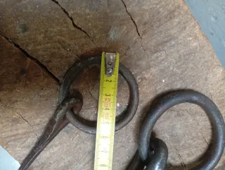 Pareja de amarraburros de forja antiguos