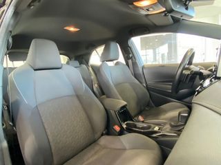 TOYOTA Corolla 1.8 125H BUSINESS ECVT