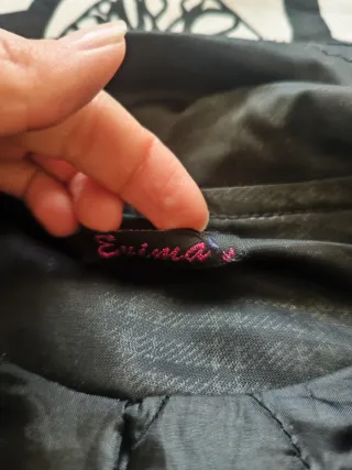 Gabardina negra cuadros