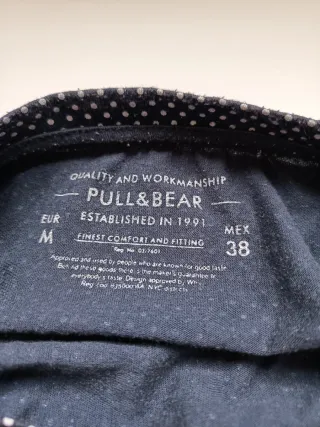 Camiseta Pull&Bear azul con puntos blancos