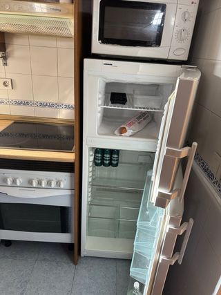 Nevera Liebherr blanca