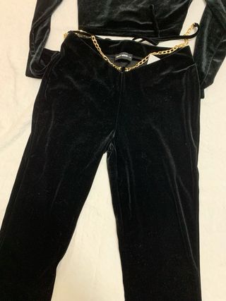 Set top e pantalone in velluto nero