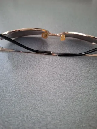 Gafas de sol aviador doradas