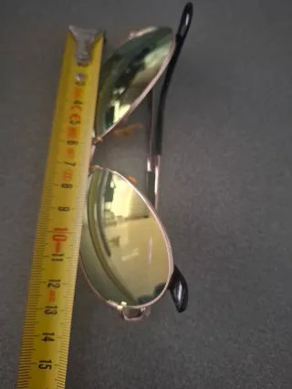 Gafas de sol aviador doradas