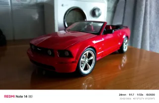 Ford Mustang Convertibile 1:18 Hot Wheels