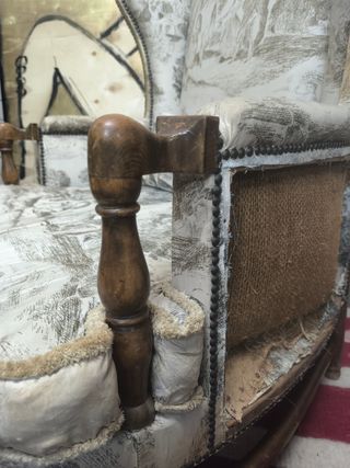 Butaca orejera antigua para tapizar