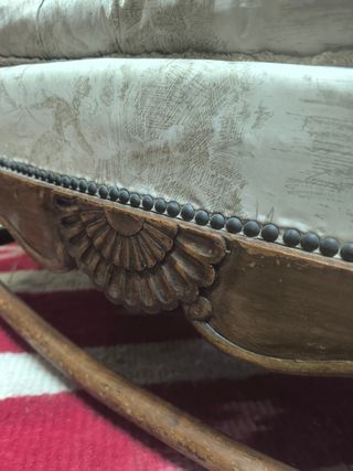 Butaca orejera antigua para tapizar