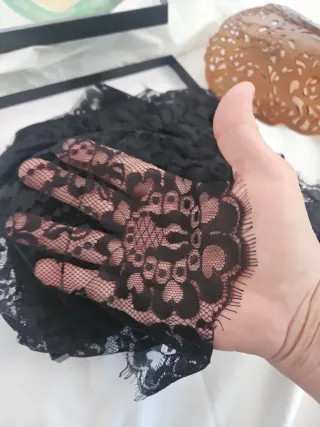 Peineta, Rosario, Guantes y Mantilla Grande