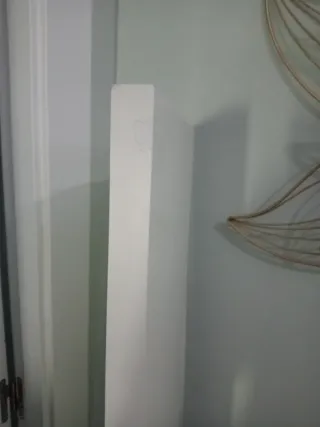 Balda de madera blanca