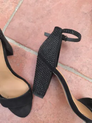Zapatos de tacón Stradivarius negros