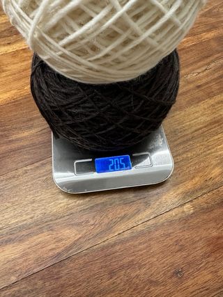 Gomitoli lana 100% panna e marrone 200 gr Cake