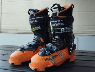 Esquis K2 Travesía/pieles/cuchillas + Botas Scarpa