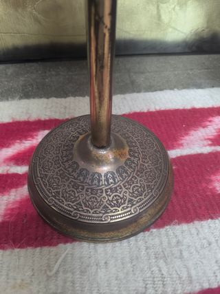 Mesita auxiliar antigua de metal. Asa