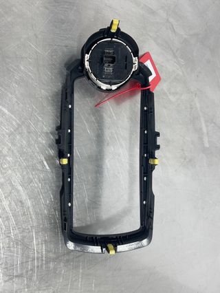 WARNING Toyota Yaris (P13)(2014->)