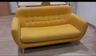 Divano giallo Maison du Monde a tre posti