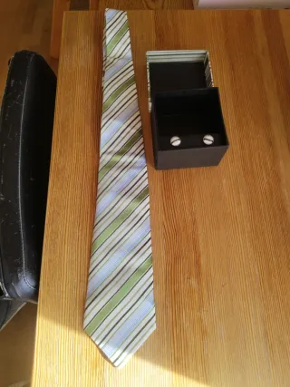 Set corbata seda hecha a mano y gemelos