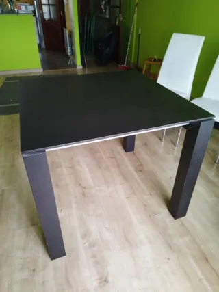 Mesa de comedor color wenge