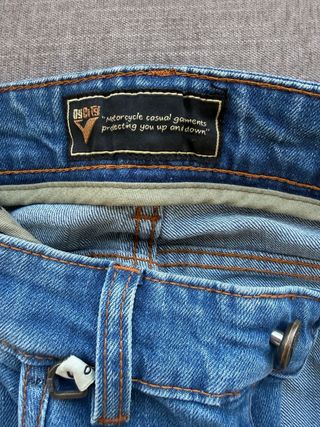 Pantalón vaquero para moto y para diario.