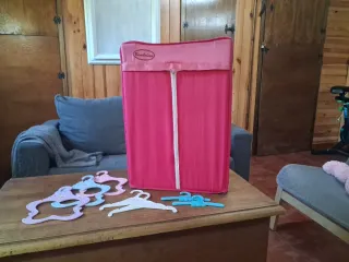 Armario de juguete rosa