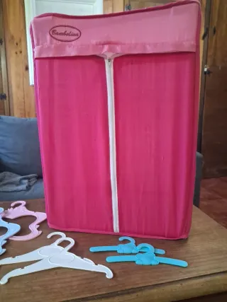 Armario de juguete rosa