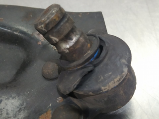 BRAZO SUSPENSION INFERIOR DELANTERO DERECHO CITRO