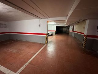 Garaje en venta en Artigas - Llefià en Badalona
