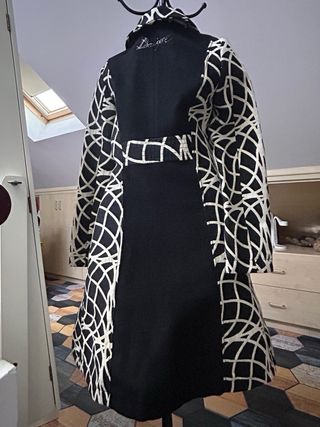 Abrigo Desigual estampado blanco y negro