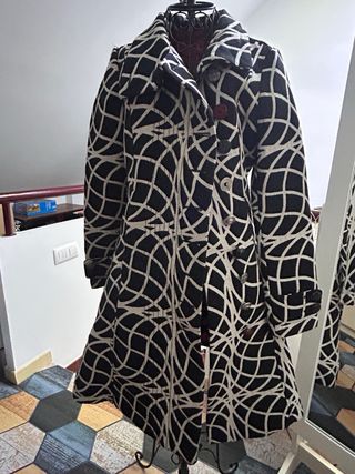 Abrigo Desigual estampado blanco y negro