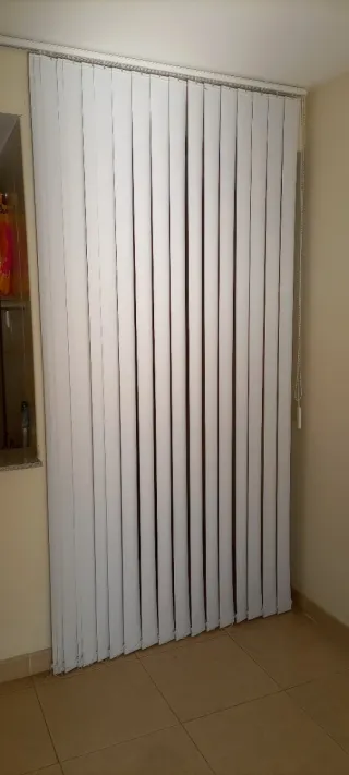 Cortinas de lamas verticales