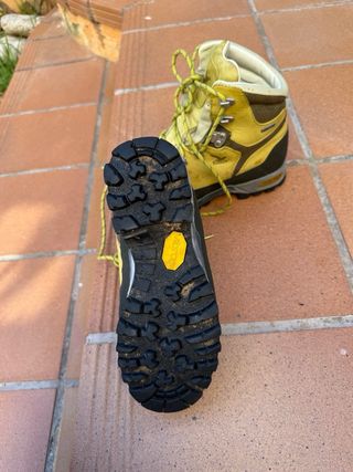 Botas de trekking Salewa verdes y marrones