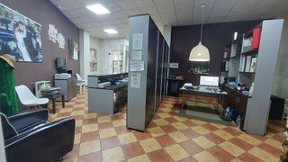 Local comercial en alquiler en Quesada