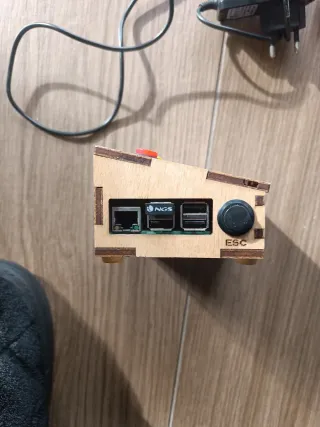 Máquina del Tiempo Raspberry Pi 3 con Mando