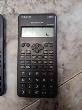 Calculadora Casio fx-82MS