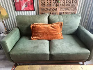 Sofá verde 2 plazas muy cómodo