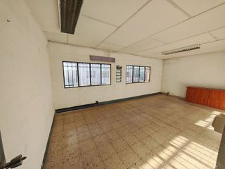 Local comercial en alquiler en Sudeste Industrial en Fuenlabrada