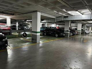 Garaje en alquiler en Fondo en Santa Coloma de Gramanet