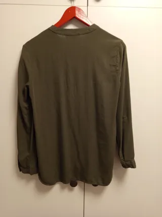 Blusa verde militar Primark talla L