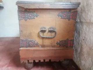 Arcón de madera antiguo