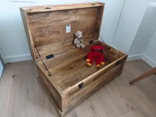 Baúl Madera y Piel. Marca- Maisons du Monde