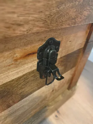 Baúl Madera y Piel. Marca- Maisons du Monde