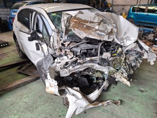 (Ref 16652) Desguace SUBARU IMPREZA 1.6 I (114 CV)