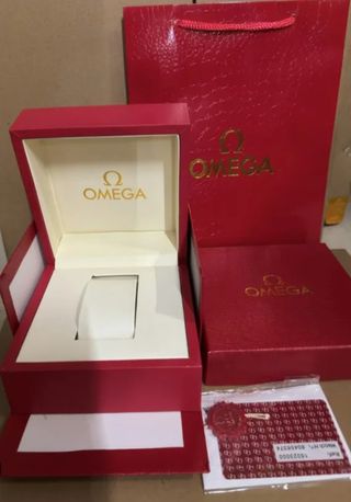 Caja Omega Roja y Dorada