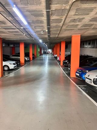 Garaje en venta en Artigas - Llefià en Badalona