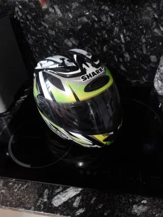 Casco Shark Verde y Blanco