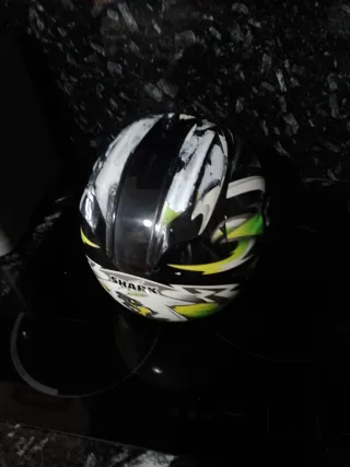 Casco Shark Verde y Blanco