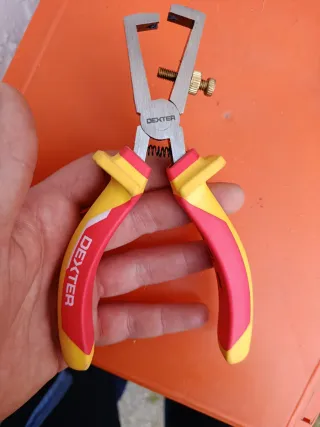 Alicate Pelacables Dexter 170mm