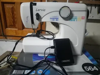 Máquina de coser Lervia 564