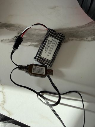 Hot Wheels RC Monster Truck con Control Remoto